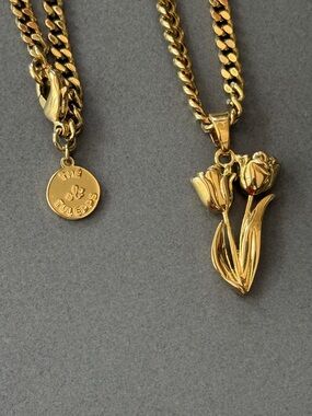 The Tulepps x Sugar Blossom Jewelry Gold Tone Tulip Pendant Necklace Floral Rare